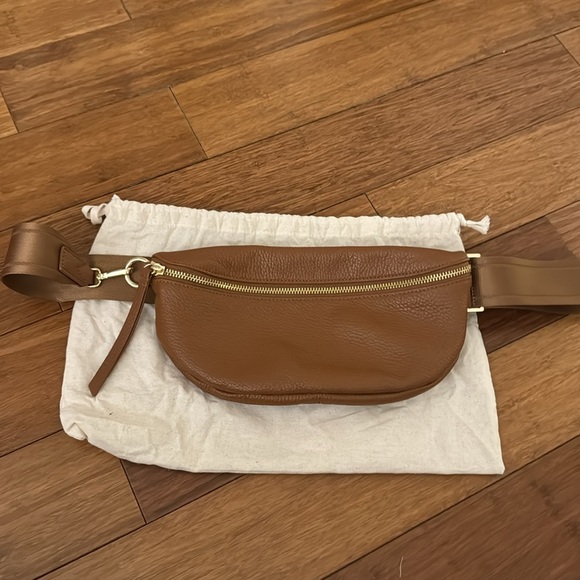 Quince Italian Pebbled Leather Sling Bag - Picture 10 of 13